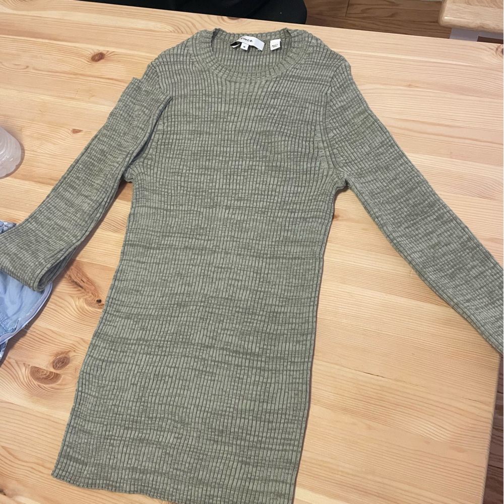 Vince long sleeve sweater/shirt